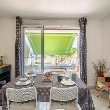 Grand T2 Résidence Pyramide - Parking Wifi Hyper Centre - 1 Chambre&loggia Apartamento