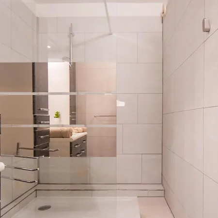 Grand T2 Résidence Pyramide - Parking Wifi Hyper Centre - 1 Chambre&loggia * La Grande-Motte